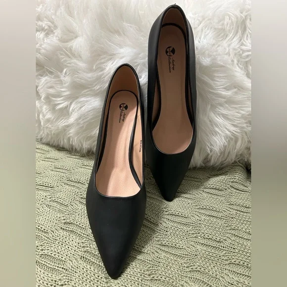 NWT Audrey Collection Black Pointed Toe Heels Size 13 - Picture 1 of 6